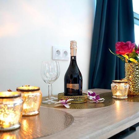 Relax Jacuzzi Apartment Краків Екстер'єр фото