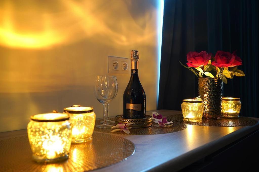 Relax Jacuzzi Apartment Краків Екстер'єр фото